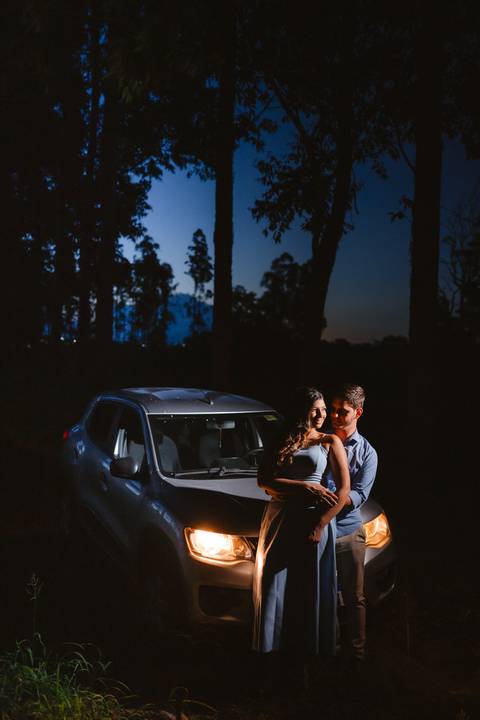 ensaio elegante com vestido branco
ensaio de casal cinematográfico
pôr do sol em Presidente Prudente'
