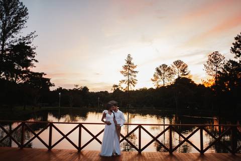 ensaio de casal ao ar livre
fotógrafo em Osvaldo Cruz
ensaio de casal cinematográfico
fotos românticas de casal
ensaio de casal moderno
fotografia autoral de casal'