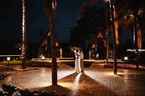 ensaio de casal ao ar livre
fotógrafo em Osvaldo Cruz
ensaio de casal cinematográfico
fotos românticas de casal
ensaio de casal moderno
fotografia autoral de casal'