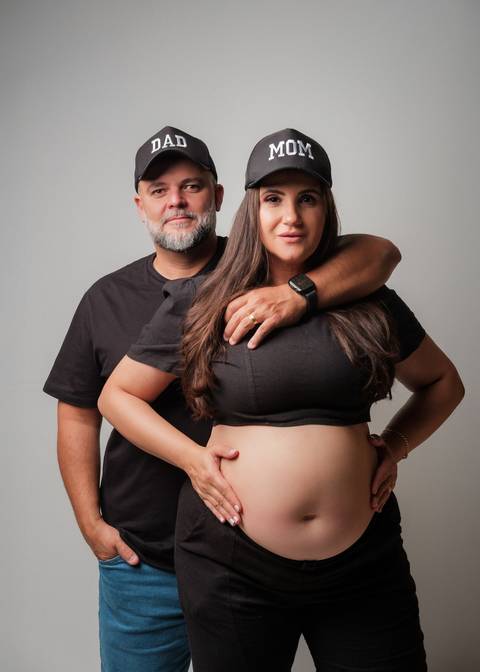 ensaio gestante em estúdio
fotógrafo de gestante
fotografia gestante profissional
book gestante casal
ensaio de gravidez
fotos de gestante em estúdio'