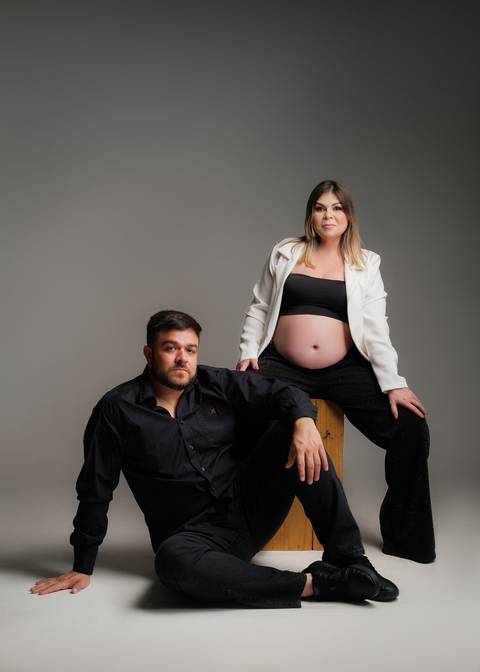 fotos de gestante com esposo
fotógrafo de família
ensaio gestante emocionante
ensaio gestante com história de superação
fotografia de gravidez profissional'