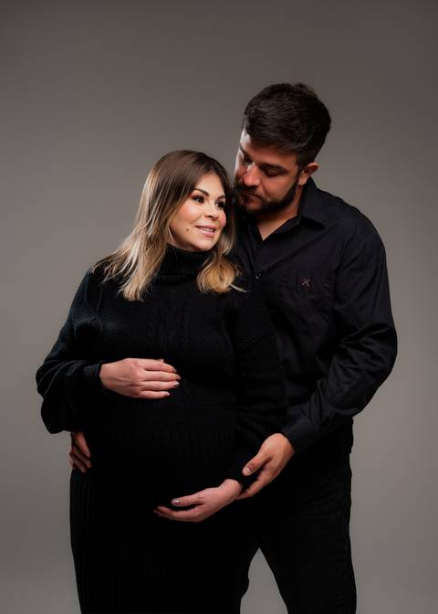 fotos de gestante com esposo
fotógrafo de família
ensaio gestante emocionante
ensaio gestante com história de superação
fotografia de gravidez profissional'