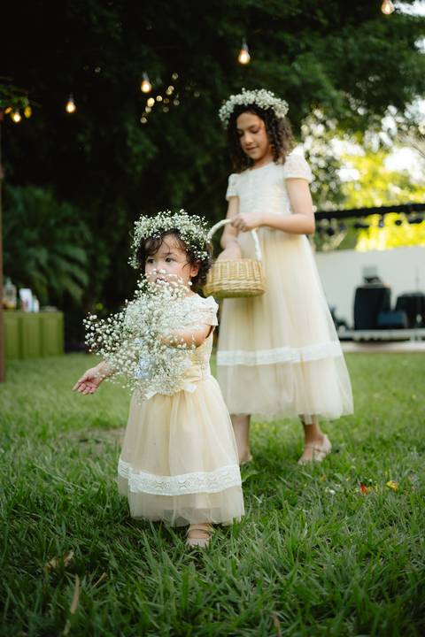 casamento, fotografia de casamento, casamento ao ar livre, casamento elegante, casamento romântico, casamento sofisticado, casamento clássico, casamento moderno, casamento luxuoso, casamento noturno, cerimônia de casamento, festa de casamento, recepção de'