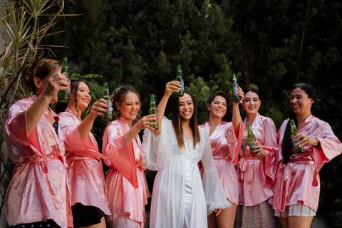 ia da noiva em Presidente Prudente;
making of da noiva;
preparação da noiva;
bastidores da noiva;
maquiagem para noiva;
penteado para noiva;
noiva pronta para o casamento;
momentos do dia da noiva.'