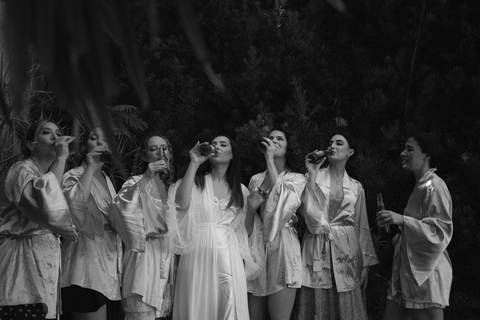 ia da noiva em Presidente Prudente;
making of da noiva;
preparação da noiva;
bastidores da noiva;
maquiagem para noiva;
penteado para noiva;
noiva pronta para o casamento;
momentos do dia da noiva.'