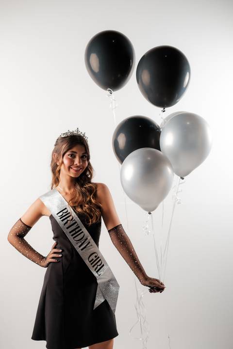 Ensaio de debutante em estúdio
Fotos de debutante
Book de debutante
Sessão de fotos de 15 anos'
