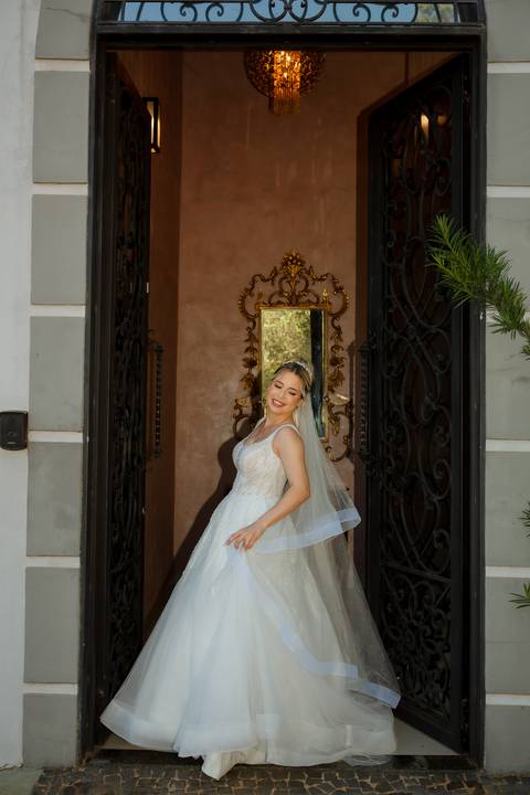 dia da noiva
beleza da noiva
penteado da noiva
maquiagem da noiva
noiva antes do casamento'