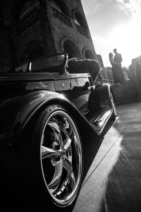 ensaio de casal com carro antigo
pré-wedding com carro antigo
ensaio vintage
ensaio clássico de casal
fotografia com carro antigo
pré-wedding vintage'