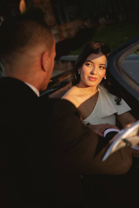 ensaio de casal com carro antigo
pré-wedding com carro antigo
ensaio vintage
ensaio clássico de casal
fotografia com carro antigo
pré-wedding vintage'
