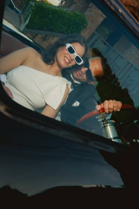 ensaio de casal com carro antigo
pré-wedding com carro antigo
ensaio vintage
ensaio clássico de casal
fotografia com carro antigo
pré-wedding vintage'