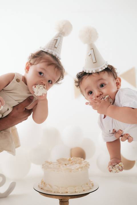 Smash the Cake de gêmeos
Smash the Cake em Presidente Prudente
Ensaio de 1 ano de gêmeos
Fotógrafo infantil em Presidente Prudente
Ensaio fotográfico de gêmeos'