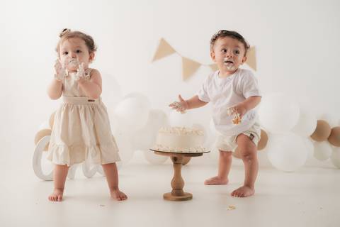 Smash the Cake de gêmeos
Smash the Cake em Presidente Prudente
Ensaio de 1 ano de gêmeos
Fotógrafo infantil em Presidente Prudente
Ensaio fotográfico de gêmeos'