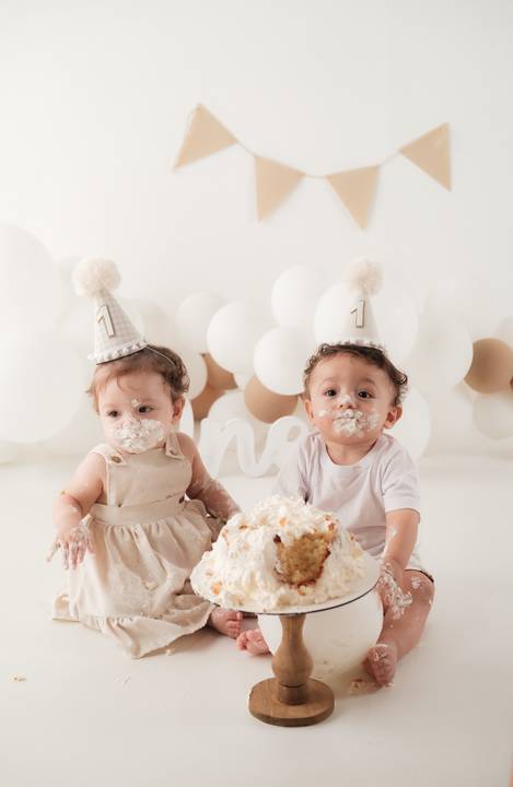 Smash the Cake de gêmeos
Smash the Cake em Presidente Prudente
Ensaio de 1 ano de gêmeos
Fotógrafo infantil em Presidente Prudente
Ensaio fotográfico de gêmeos'