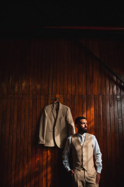 Making of da noiva Júlia
Preparativos da noiva
Noiva se arrumando para o casamento
Fotografia de making of de casamento
Vestido de noiva boho chic
Detalhes do vestido de noiva
Retratos da noiva
Emoção antes do casamento
Fotógrafo de casamento em President'