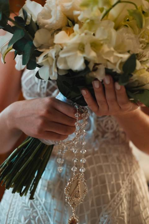 Making of da noiva Júlia
Preparativos da noiva
Noiva se arrumando para o casamento
Fotografia de making of de casamento
Vestido de noiva boho chic
Detalhes do vestido de noiva
Retratos da noiva
Emoção antes do casamento
Fotógrafo de casamento em President'