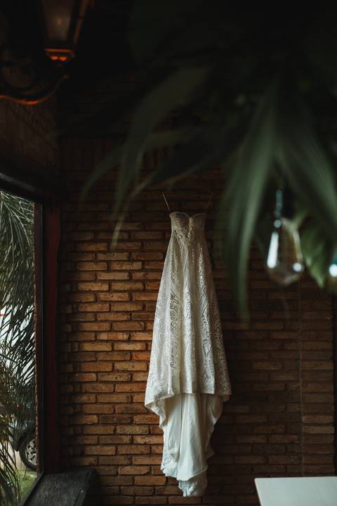 Making of da noiva Júlia
Preparativos da noiva
Noiva se arrumando para o casamento
Fotografia de making of de casamento
Vestido de noiva boho chic
Detalhes do vestido de noiva
Retratos da noiva
Emoção antes do casamento
Fotógrafo de casamento em President'