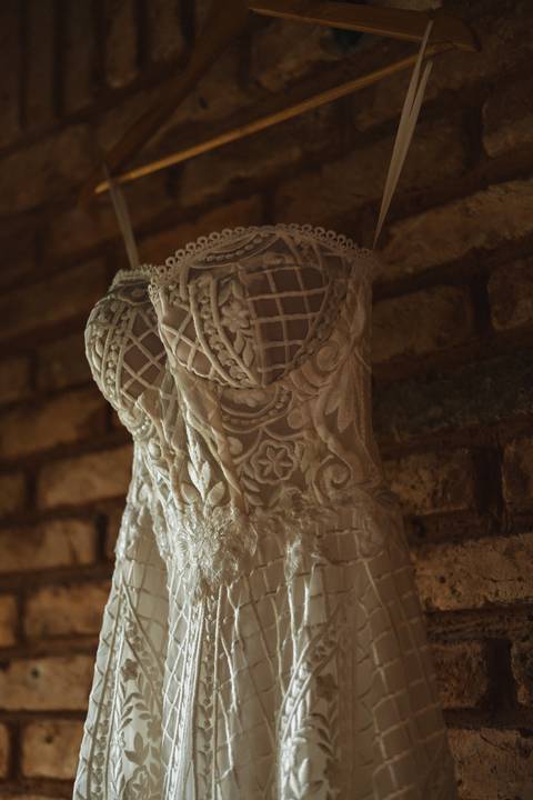 Making of da noiva Júlia
Preparativos da noiva
Noiva se arrumando para o casamento
Fotografia de making of de casamento
Vestido de noiva boho chic
Detalhes do vestido de noiva
Retratos da noiva
Emoção antes do casamento
Fotógrafo de casamento em President'
