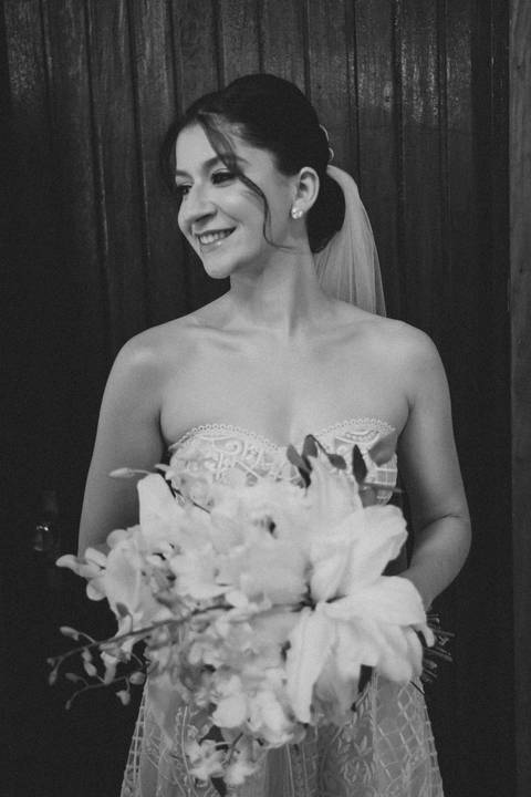 Making of da noiva Júlia
Preparativos da noiva
Noiva se arrumando para o casamento
Fotografia de making of de casamento
Vestido de noiva boho chic
Detalhes do vestido de noiva
Retratos da noiva
Emoção antes do casamento
Fotógrafo de casamento em President'