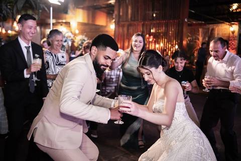 Fotos do casal após o casamento
Retratos de recém-casados
Fotografia romântica de casamento
Fotos espontâneas dos noivos
Conexão e cumplicidade do casal
Ensaio de casal no dia do casamento
Fotografia de casamento natural'
