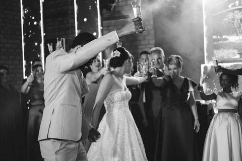 Fotos do casal após o casamento
Fotos dos convidados do casamento



Família dos noivos



Abraços e emoções do casamento



Sorrisos espontâneos



Momentos especiais da festa



Fotografia documental de eventos



Memórias do casamento
'