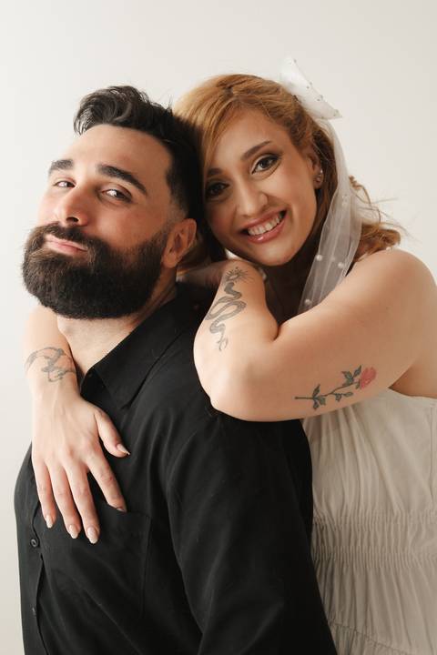 Fotografia pré-wedding que revela a essência do casal e seu amor Fotografia pré-wedding que revela a essência do casal e seu amor pelos animais.
Ensaio de noivos com gatos em uma proposta descontraída e cheia de afeto.
Pré-wedding personalizado para um ca'