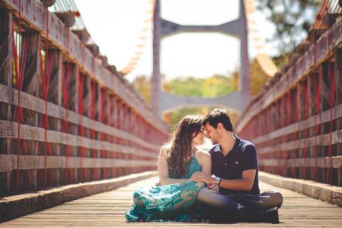 Fotos de noivos sentados '