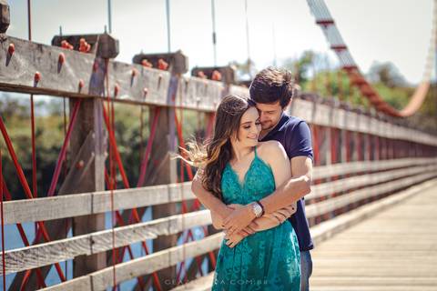 Ensaio de Casal na ponte histórica de Ribeirão Claro'