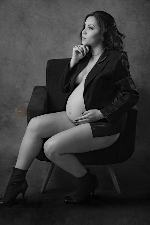 foto de gestante na poltrona'