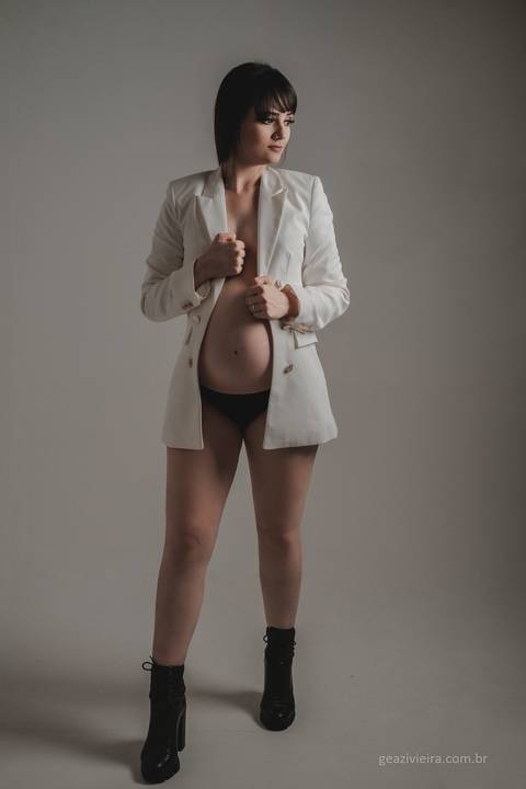 Ensaio sensual de grávida'