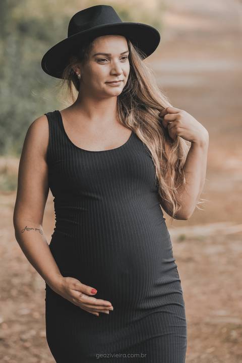 GEstante de chapeu fedora'