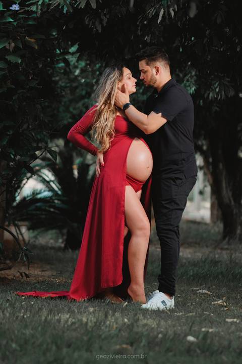Fotografo com vestido de gestante'