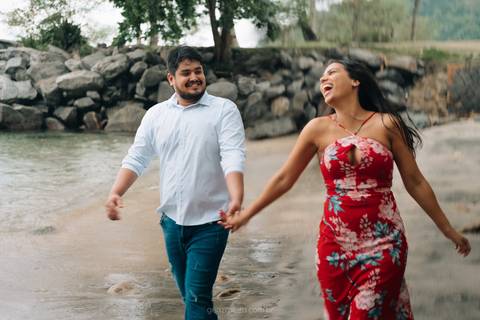 Ensaio de casal na chuva'