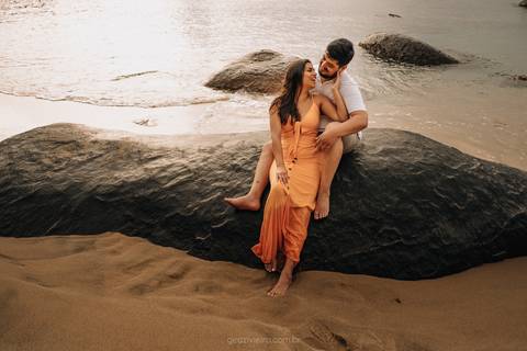 foto linda na praia pre wedding'