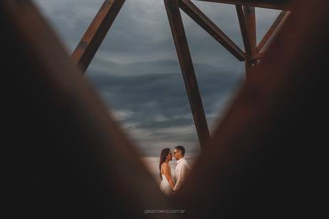 Foto criativa de casal pre wedding'