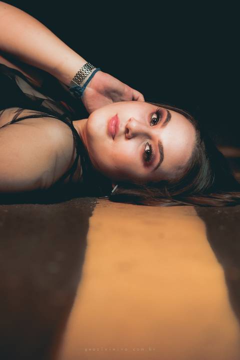 Foto de debutante na estrada'