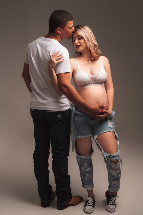 Pose de gestante para fotos'