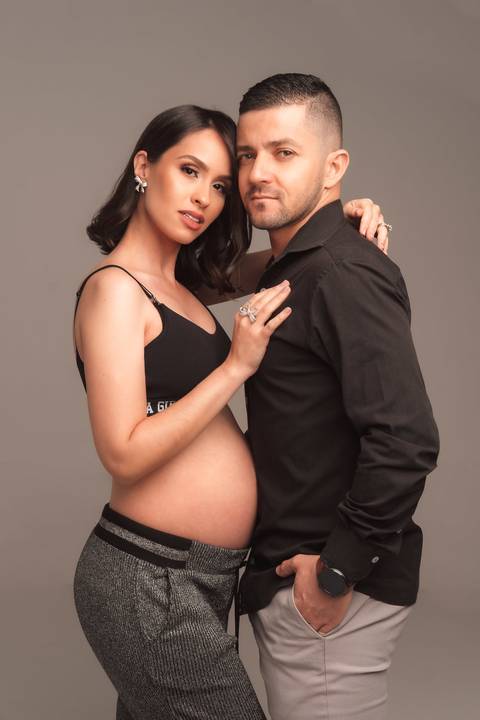 fotografia de gestante em estudio'