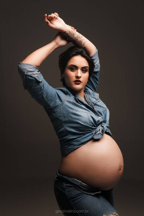pose para ensaio gestante'