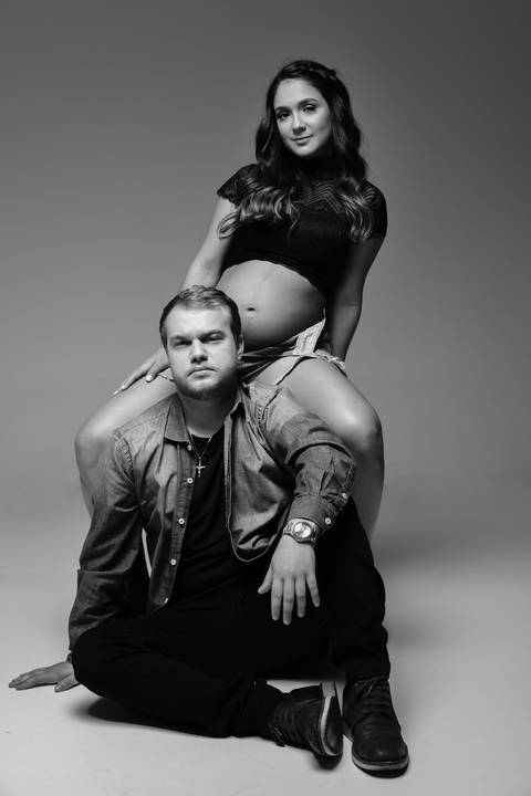 foto de gestante com o marido'