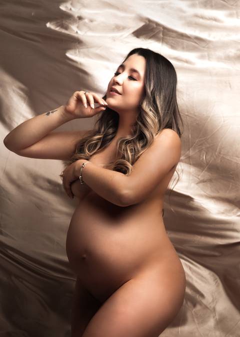 ENSAIO DE GESTANTE NUA'