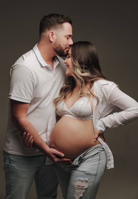 ENSAIO DE GESTANTE EM ESTUDIO COM O MARIDO '