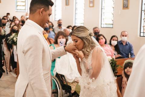 troca de alianças na igreja'