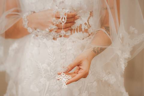 vestido de noiva com terço '