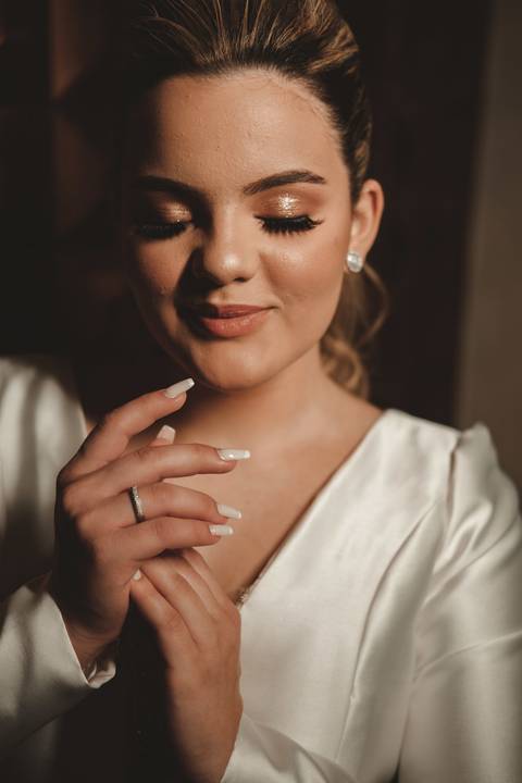 vestido de noiva, maquiagem de noiva , anel de noiva'