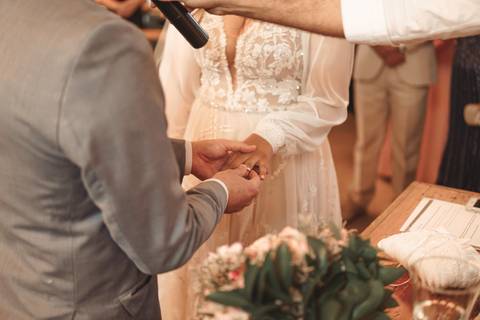 trocas das alianças'