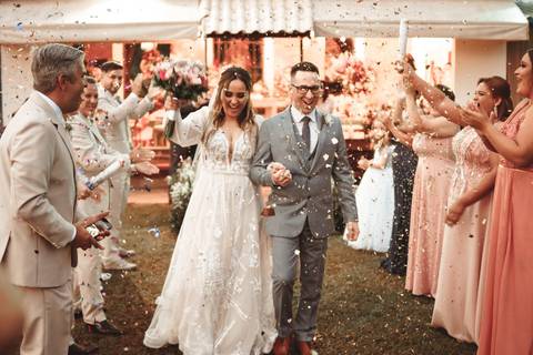 petalas para saida dos noivos'