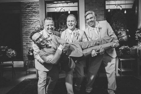 fotos do noivo com padrinho'