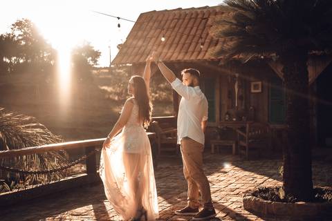 foto de casal dançando'