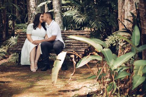fotos de casal ao ar livre '