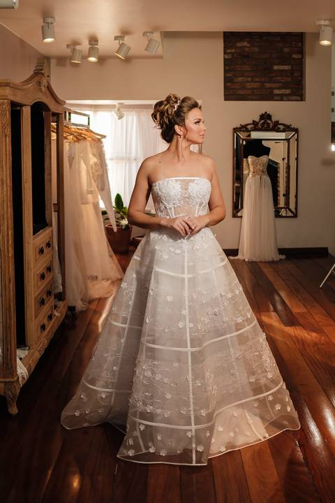 noiva olhando para o lado'